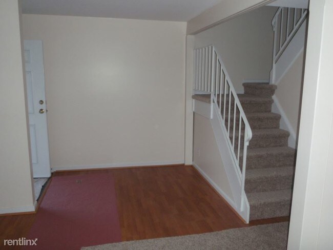 Foto del edificio - 2 br, 1.5 bath Townhome - 10020 Purcell Rd