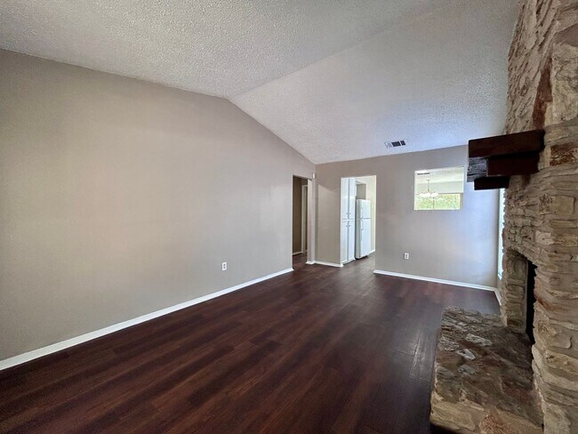 Building Photo - 1502 No Mor Cove