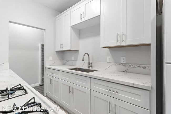 Building Photo - 3 br, 2 bath Apartment - 722-726 Maine Ave...