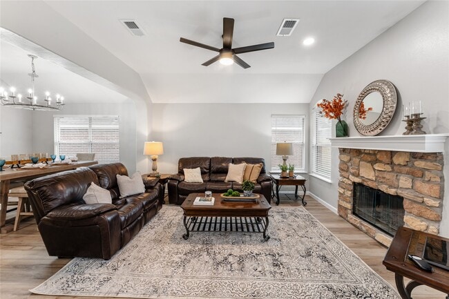 Foto del edificio - 29 Cypress Bayou Ct