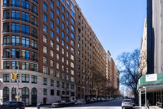 Royal Summit Apartments III