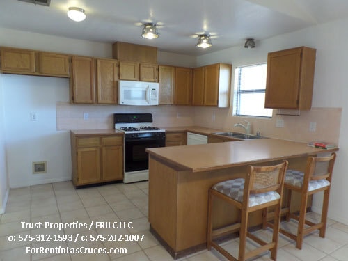 Building Photo - Great 3/2 in Mirasol Subdivision with huge yard