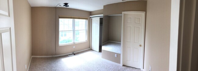 Building Photo - Beautiful 3 Bed, 2.5 Bath Wellman Creek To...