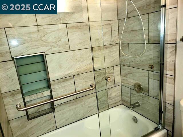 Foto del edificio - 2742 Oak Rd