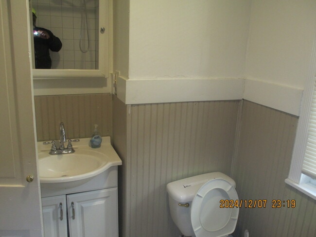 Building Photo - 529 N 35th St