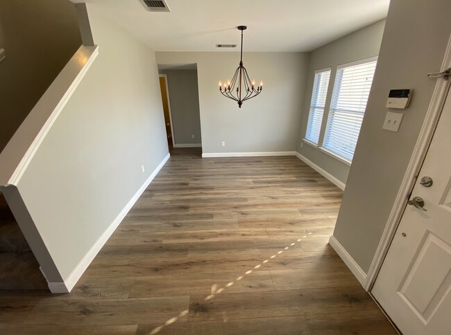 Building Photo - 208 Sunny Brook Dr