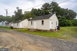 Building Photo - 113 Davis Ln