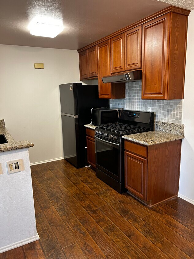Foto principal - 4553 Alamo St