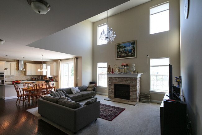 Foto del edificio - 868 Heatherfield Cir