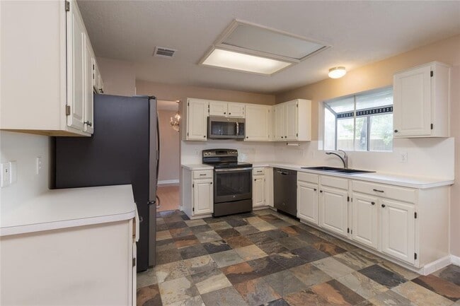 Building Photo - 5215 Heathervale Ct