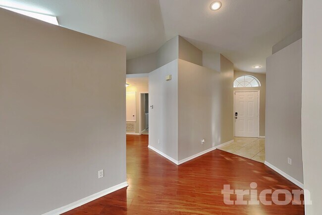 Foto del edificio - 529 Greg St