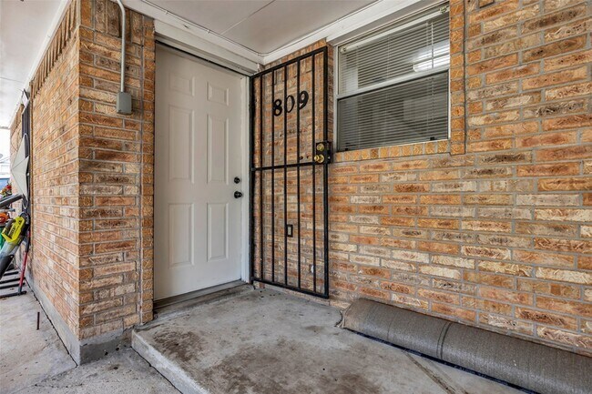 Foto del edificio - 809 Brooks St