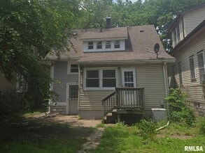 Building Photo - 800 S Greenlawn Ave