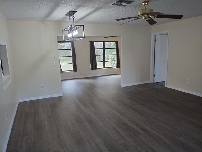 Building Photo - 3/2/2 Gem in Sugarmill Woods!!!