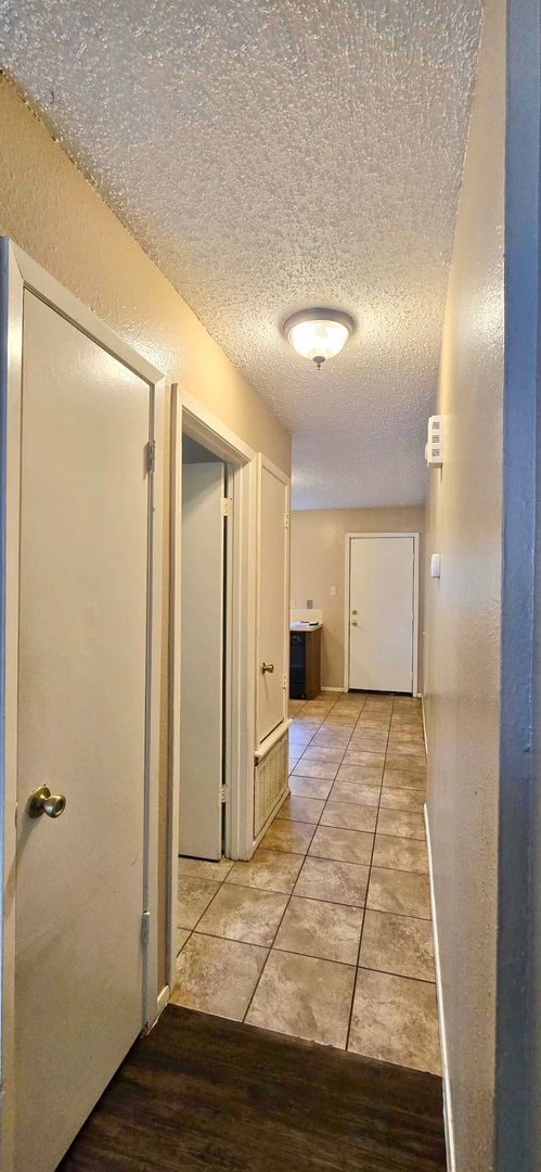 Building Photo - Tammy Lynn Dr Duplex