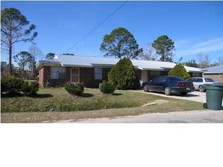 Building Photo - 921-923 Bremen Ave