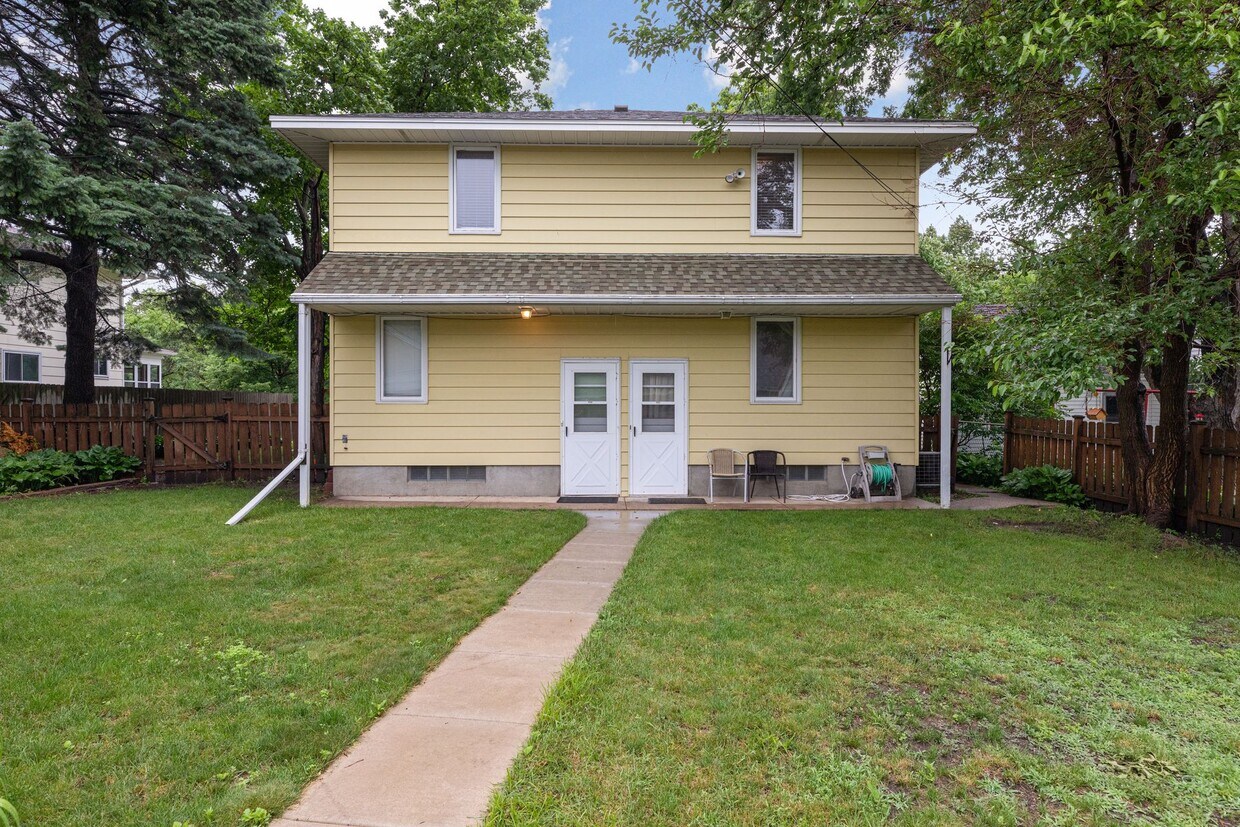 5719 Goodrich Ave, Saint Louis Park, MN 55416 Townhome Rentals in