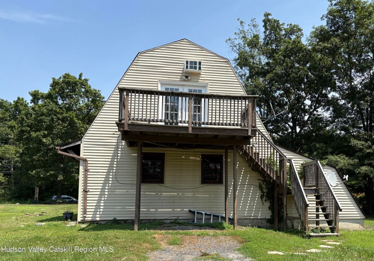 Primary Photo - 3559 NY-32