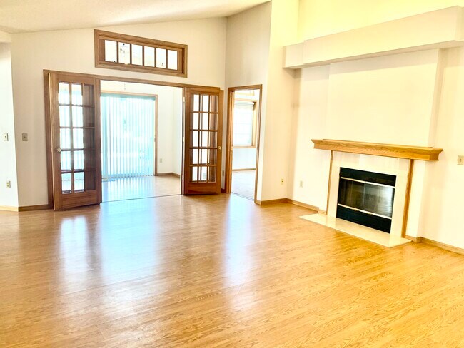Foto del edificio - 4134 Ruby Ln