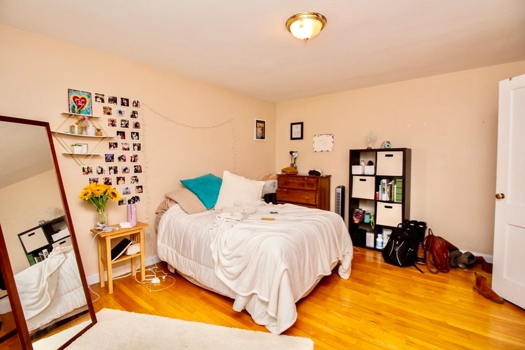 Building Photo - 18 Dean Rd