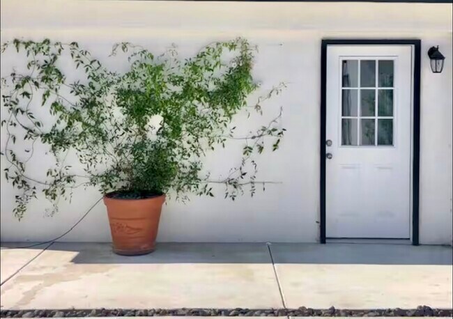 Foto del edificio - 11516 La Maida St