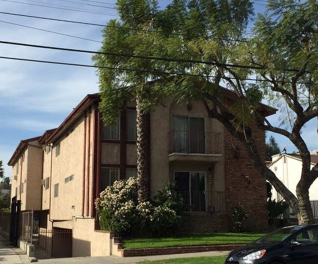 Building Photo - 3124 Rowena Ave