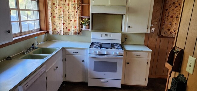 Foto del edificio - 30610 LA-9