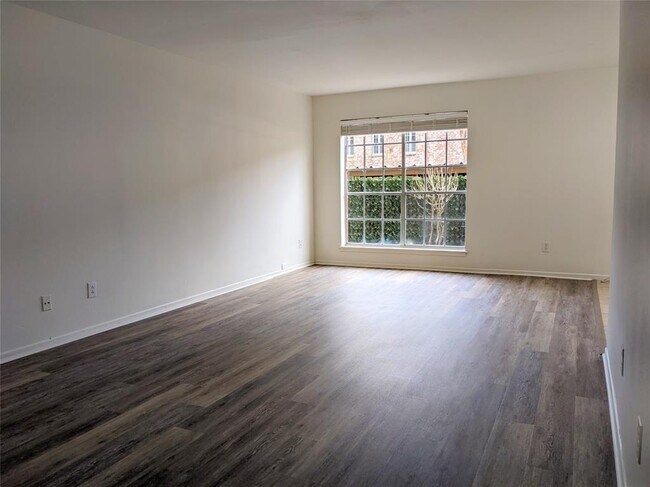 Foto del edificio - 357 N Post Oak Ln