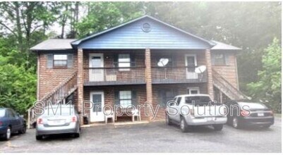 Building Photo - 2505 Green Oaks Ct SE