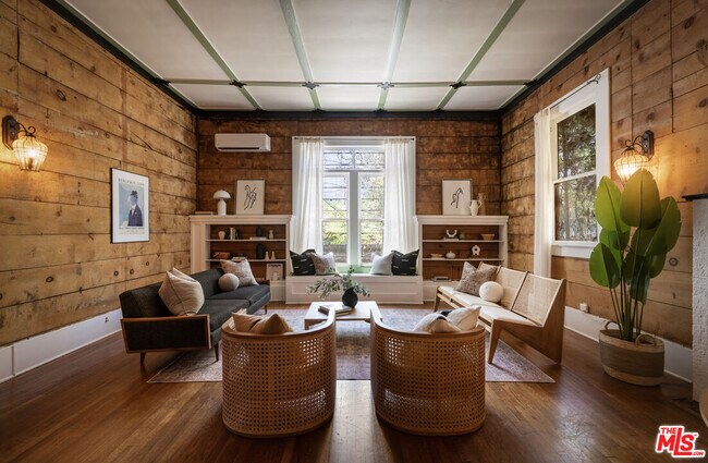 Foto del edificio - 1159 N Fuller Ave