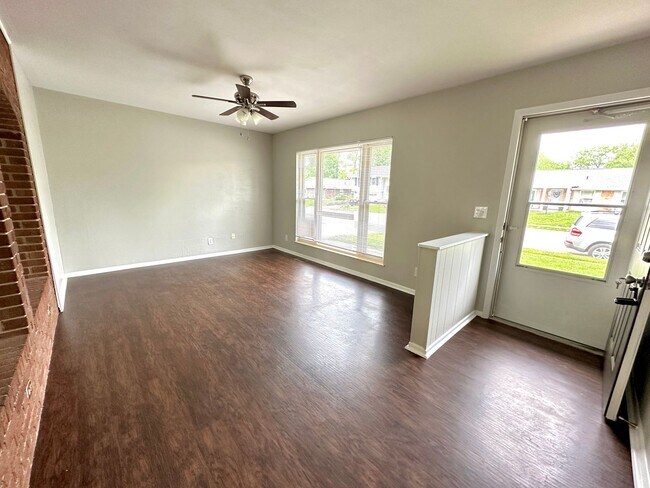 Foto del edificio - 130 Timberwood Ln