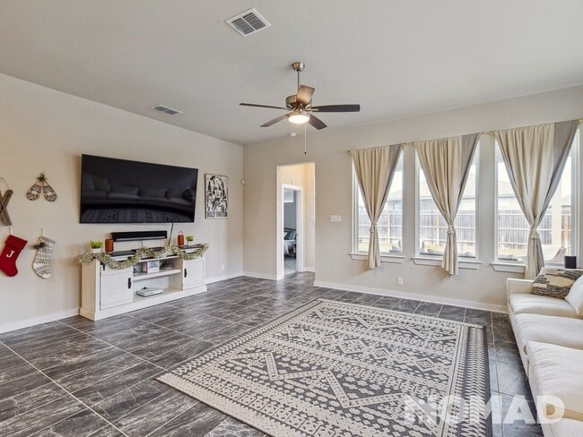 Building Photo - 1953 Colonial Ave