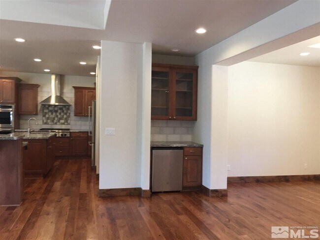 Building Photo - 2855 Monterey Dr