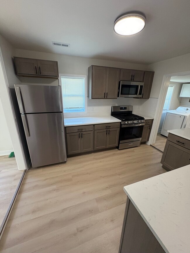 Building Photo - 1317 Michigan St