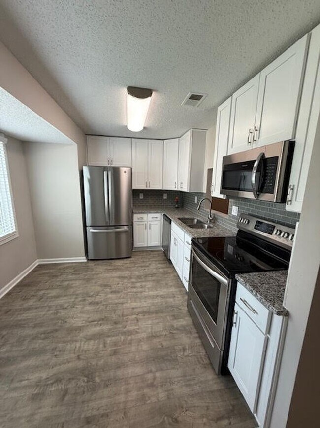 Foto del edificio - FOR RENT! CHESAPEAKE