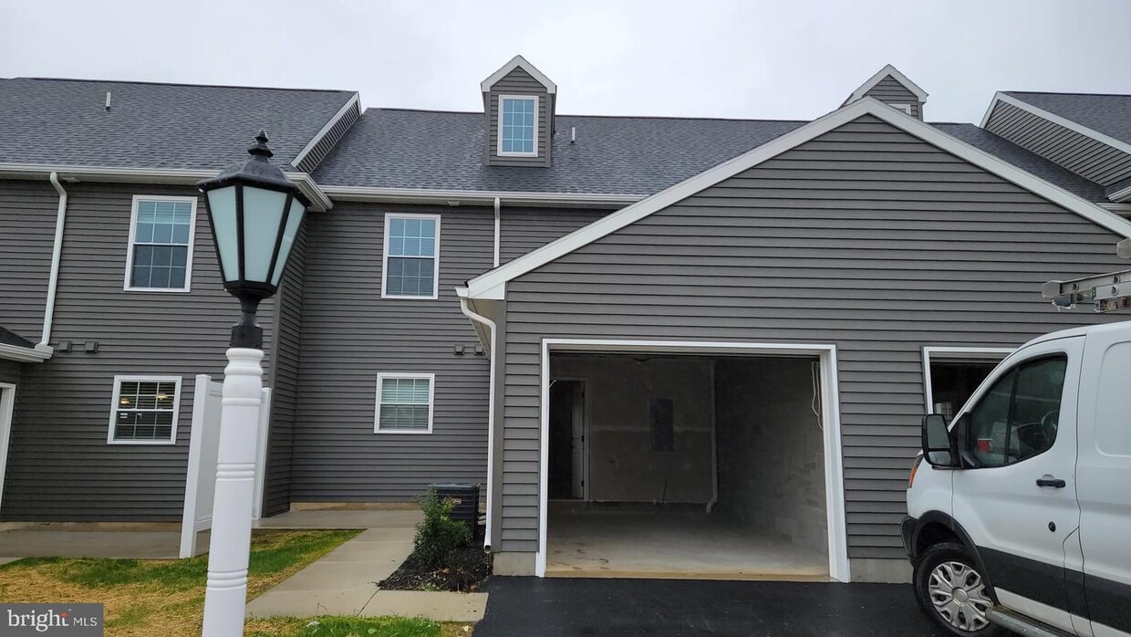 26 Skip Ln, Carlisle, PA 17013 Townhome Rentals in Carlisle PA