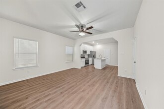 Building Photo - 706 W Dallas St