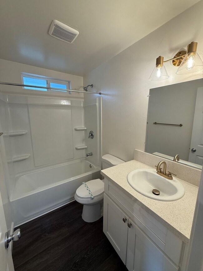 Foto del edificio - La Jolla Mesa Drive 1 Bed/1 Bath