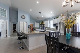 Building Photo - 11067 Springbrook Cir