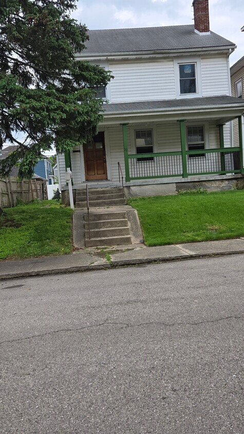 Primary Photo - 32 Gebhart St