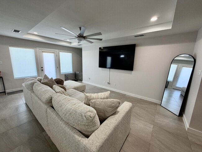 Foto del edificio - 4010 Ave Fenix Dr