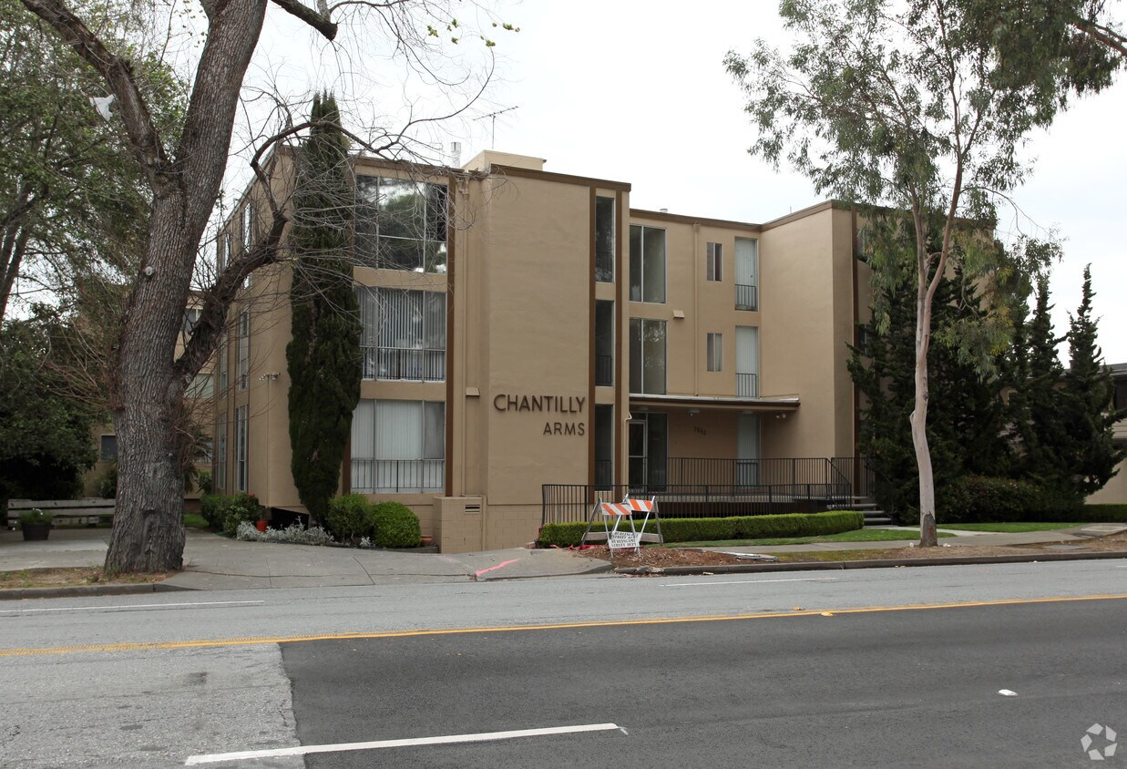 Chantilly Arms Apartment Apartments in Burlingame, CA