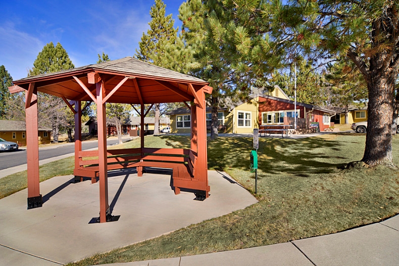 Foto principal - Portola Senior Apartments