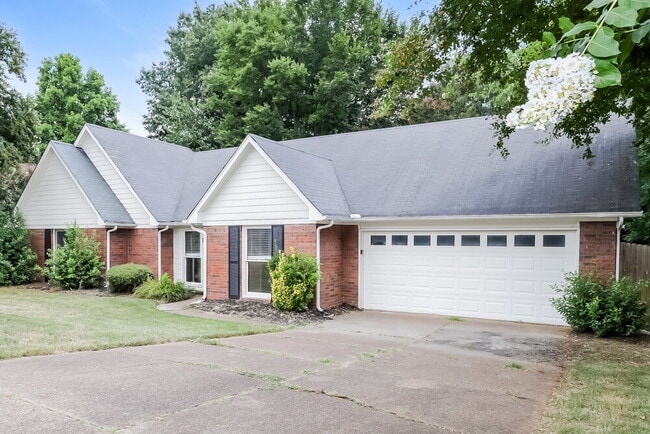 Building Photo - 488 Mysen Dr