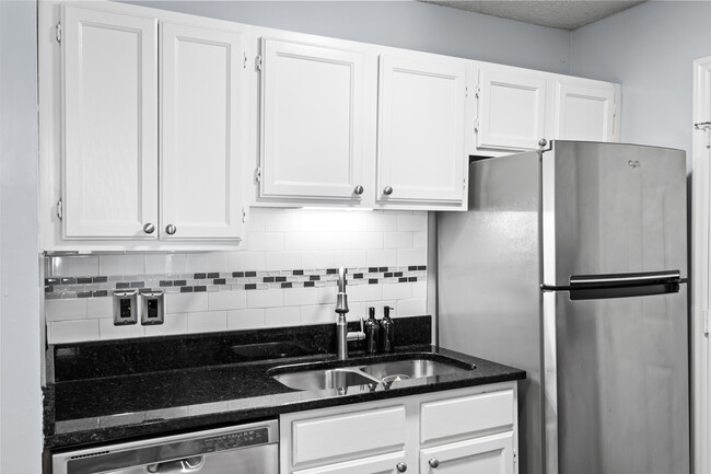 Stainless Steel Appliances - Crown Point Luxury Apartments at Crown Point