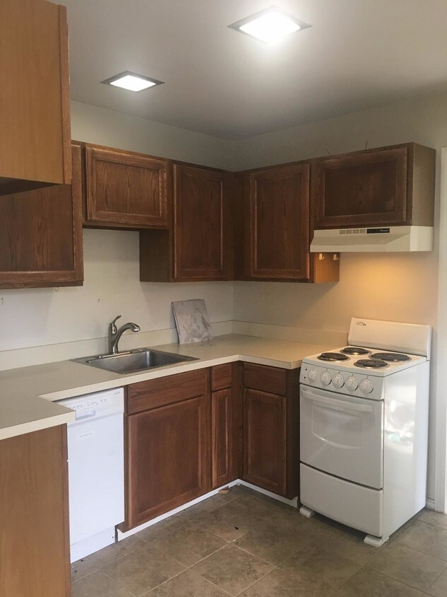 18 Grove St, Wellesley, MA 02482 Apartments in Wellesley, MA