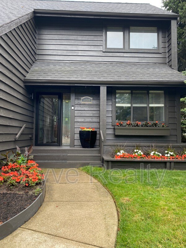 31900 Arthur Rd, Solon, OH 44139 House Rental in Solon, OH