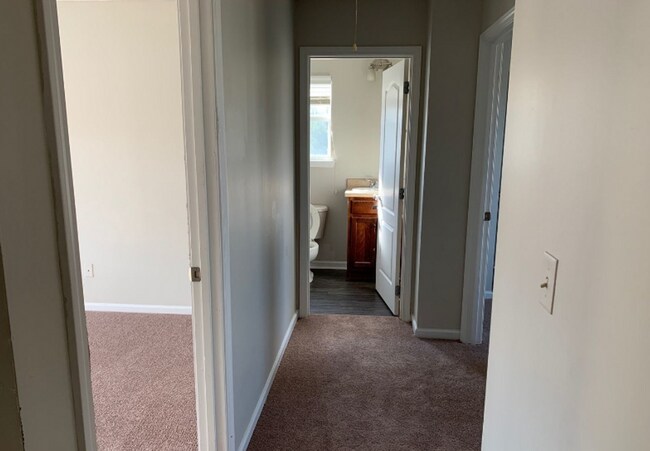 Building Photo - *11409 Oak Arbor Way