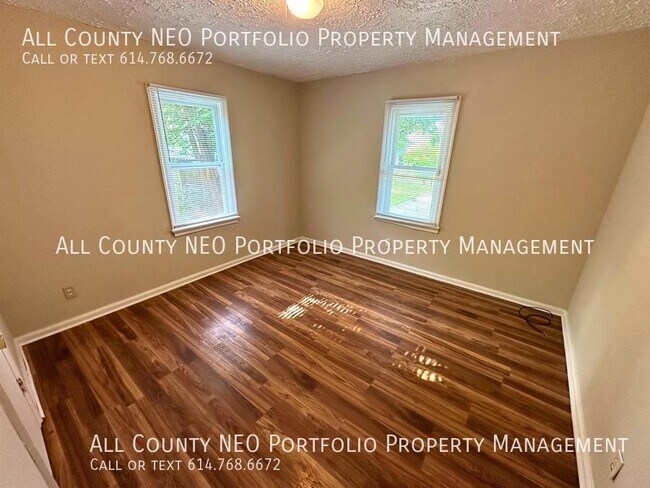 Building Photo - Meticulously maintained SFH with 3 bedroom...