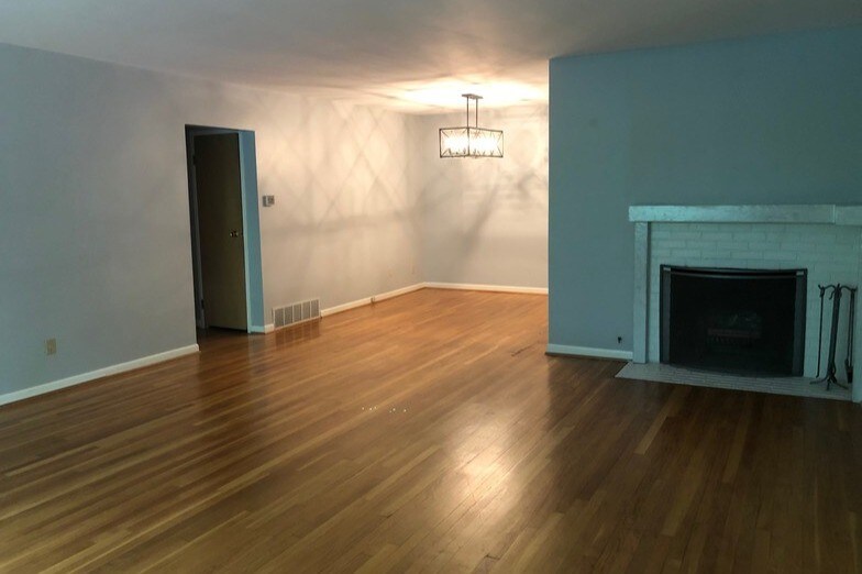 2565 Charing Rd, Columbus, OH 43221 Condo for Rent in Columbus, OH